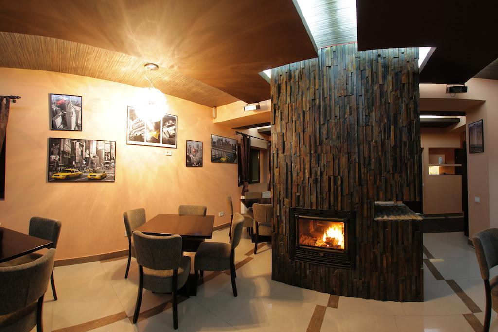 The Ghetto Hotel Busteni Ngoại thất bức ảnh
