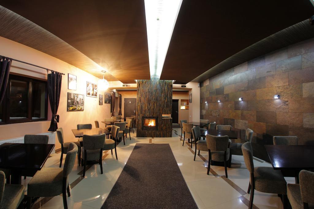 The Ghetto Hotel Busteni Ngoại thất bức ảnh