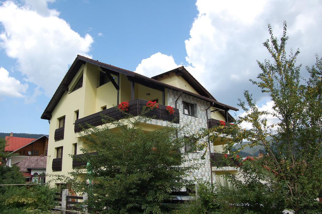 The Ghetto Hotel Busteni Ngoại thất bức ảnh