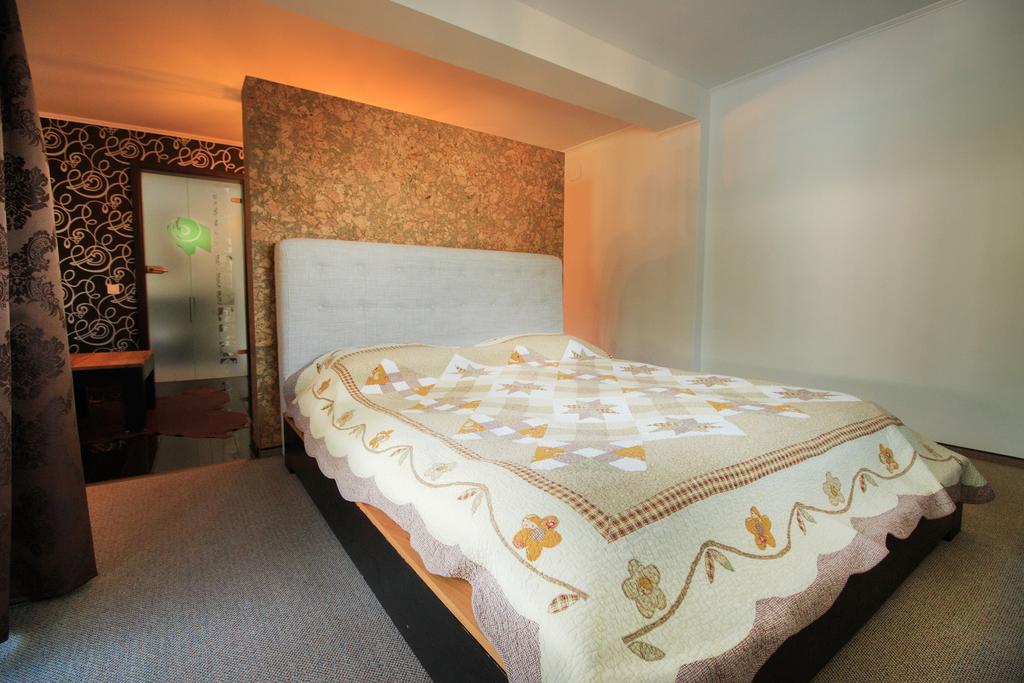 The Ghetto Hotel Busteni Ngoại thất bức ảnh