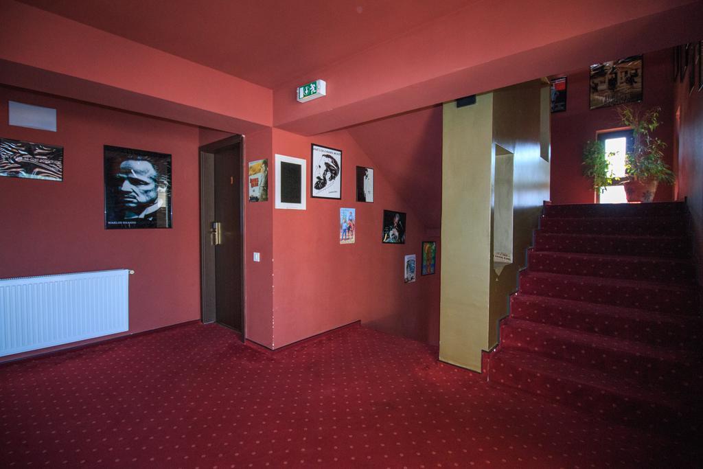 The Ghetto Hotel Busteni Ngoại thất bức ảnh