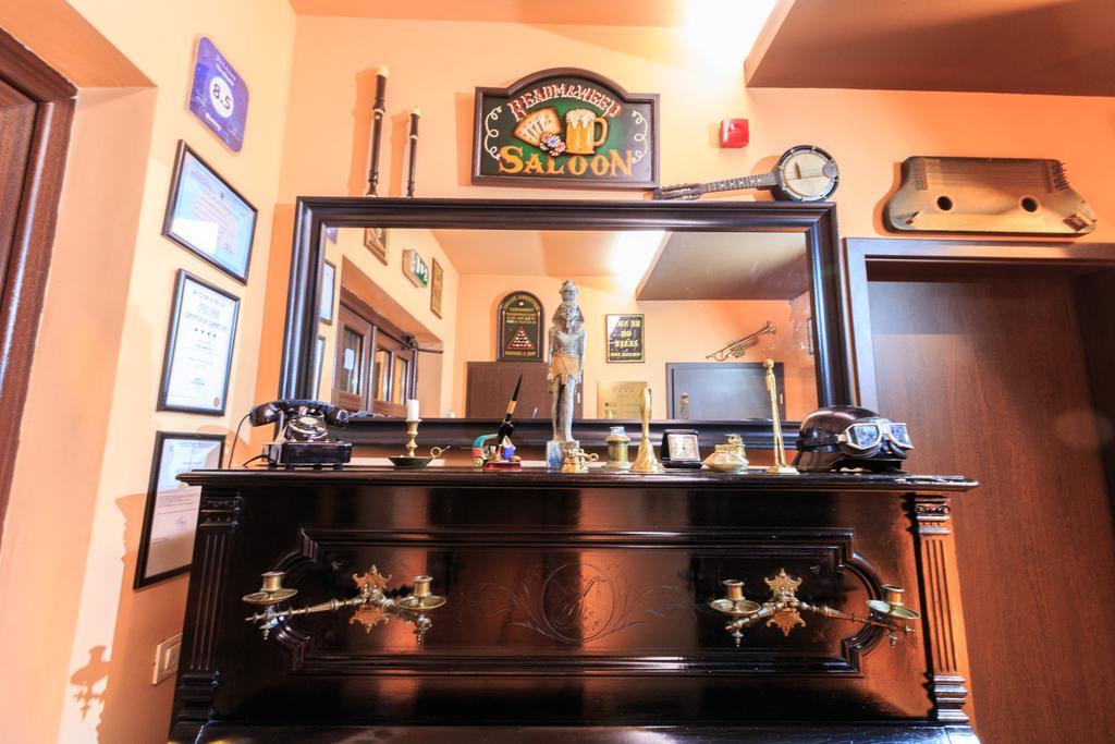 The Ghetto Hotel Busteni Ngoại thất bức ảnh